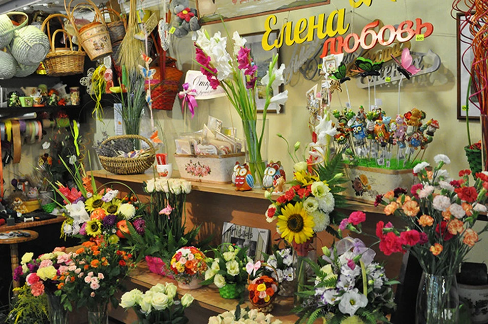Продавцы жалуются на задержки цветов из Украины