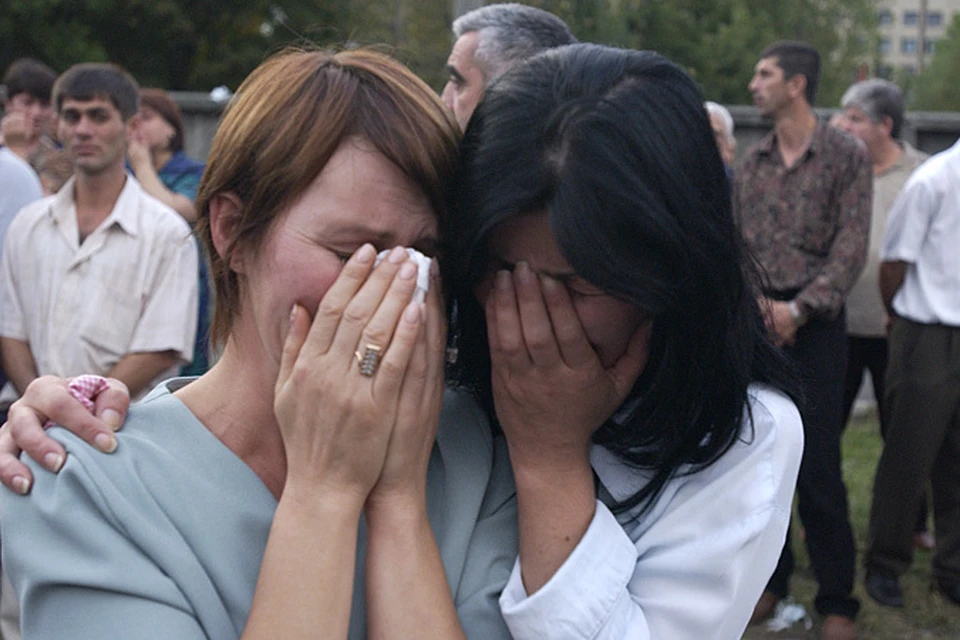 Спустя больше сорока дней после гибели заложников Беслана в Осетии есть люди, которых не могут найти ни среди живых, ни среди мертвых