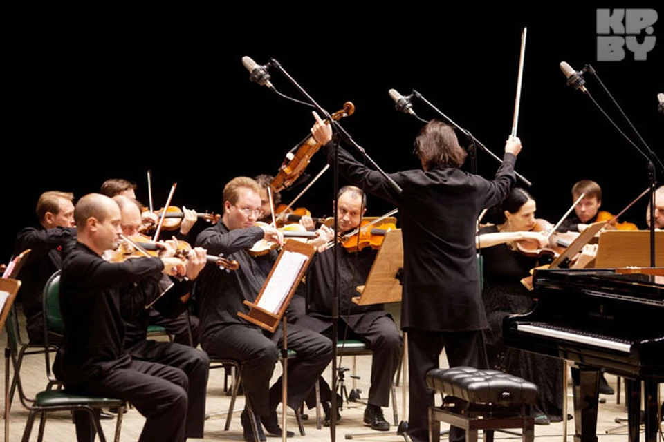 Открытие нового сезона филармонии покажут на экране перед Ратушей.