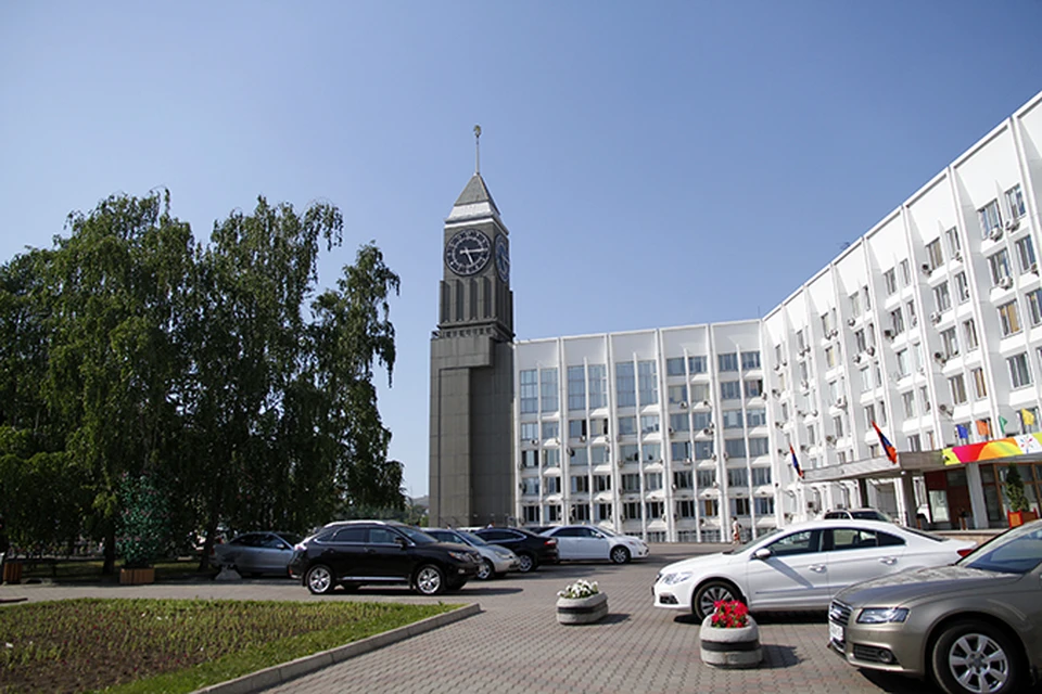 Администрация города собирается потратить миллионы рублей на автомобили, которым уже нет места в гараже.