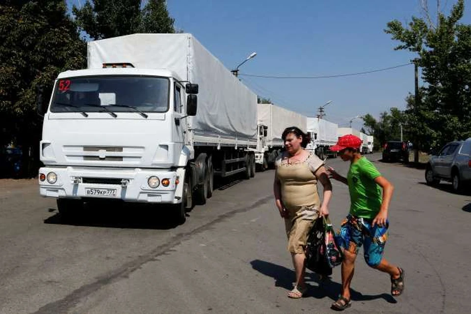 В Донецке начали разгружать грузовики третьего российского гумконвоя