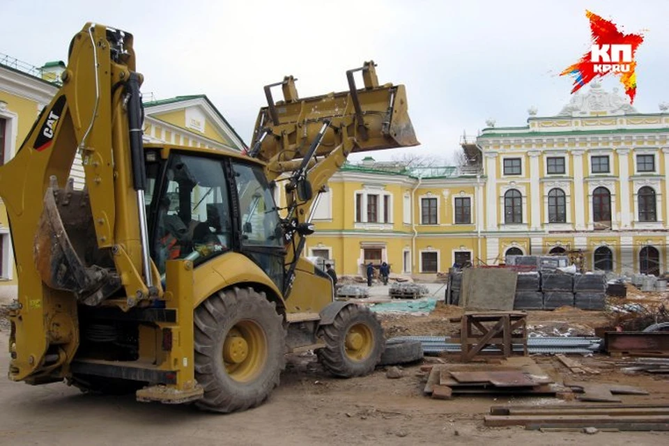 Внутри Путевого кипит работа.