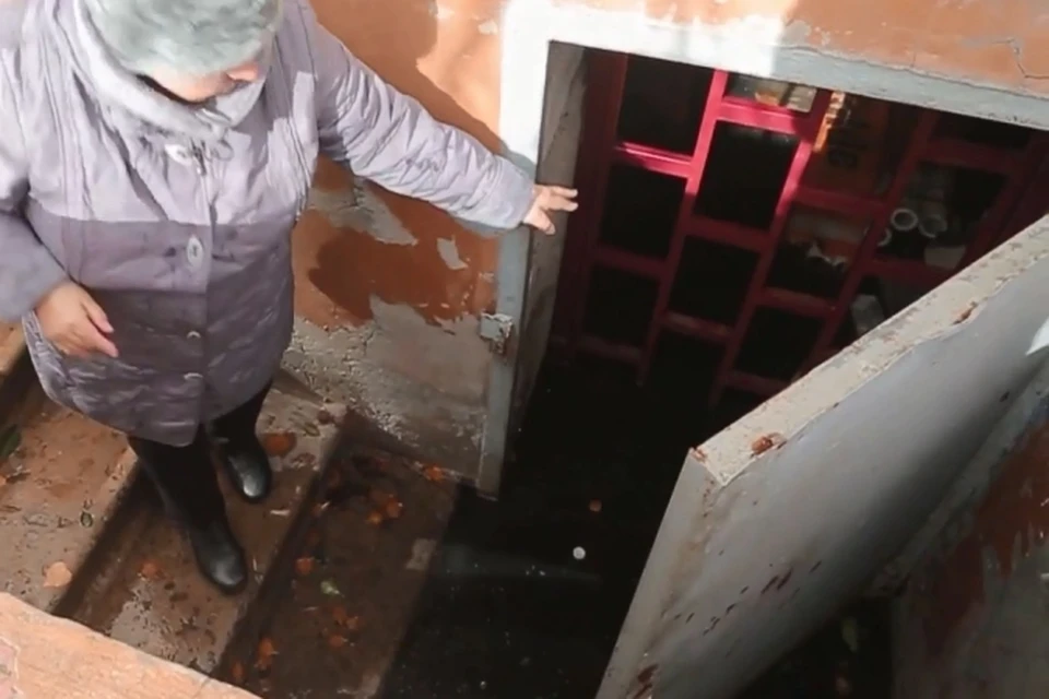 Подвалы Невинномысска заполнила вода из канализации. Стоп-кадр www.nevinkaonline.ru