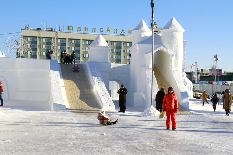 Космос, сказки и свиньи: каким видят снежный городок благовещенцы