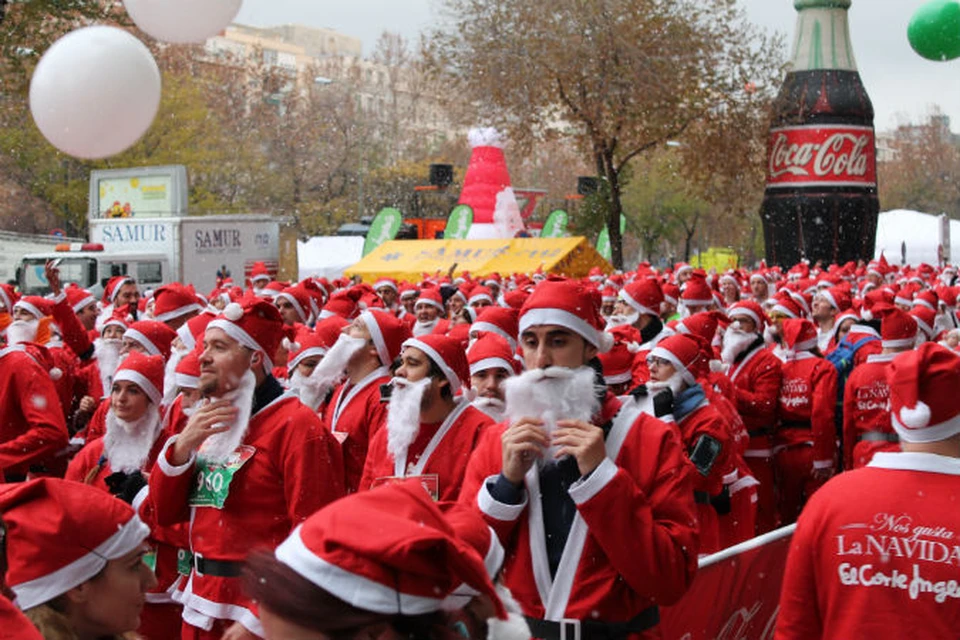 В испанской столице состоялся масштабный благотворительный забег рождественских бородачей