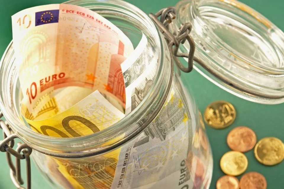 Евро впервые в истории превысил 100 рублей