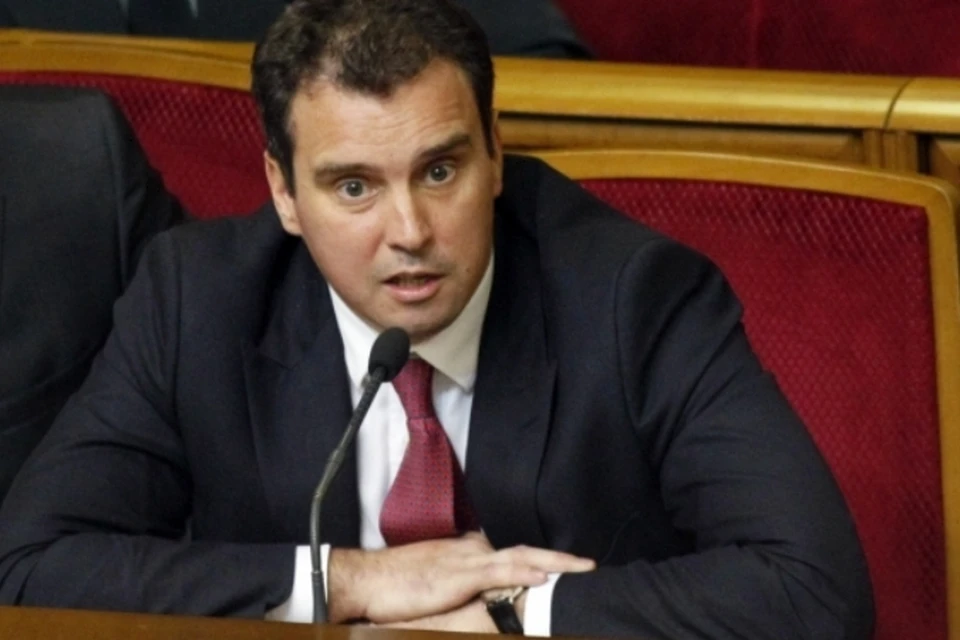 В качестве примера непомерной бюрократии, которая создает возможности для коррупции, Айварас Абромавичус назвал вверенное ему министерство