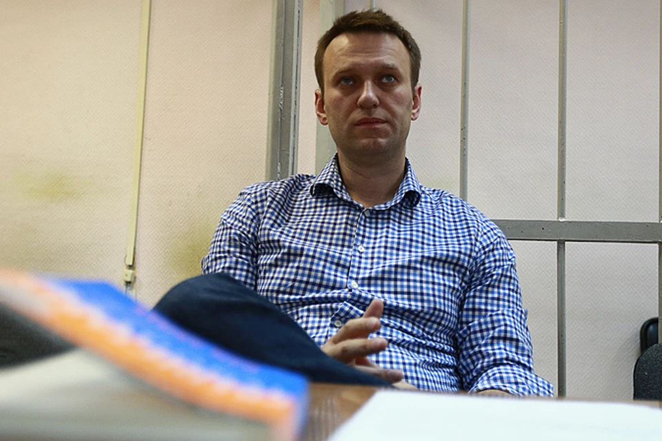 Алексей Навальный успел дать интервью ряду информационных агенств и теперь ждет сотрудников ФСИН