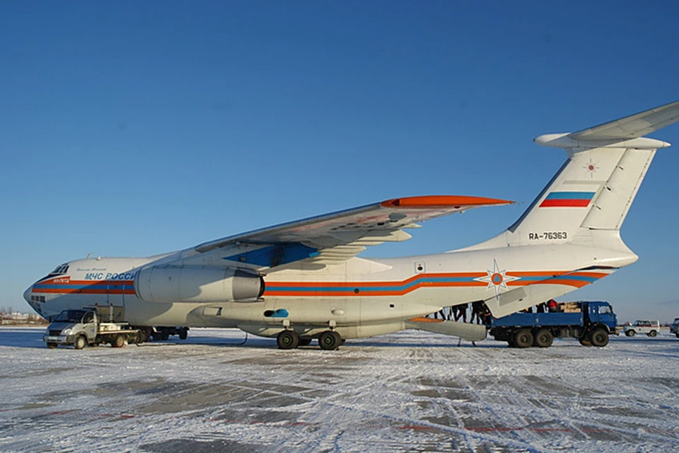 С подмосковного Раменского направляется Ил-76, на борту которого более 37 тонн продуктов питания, в частности, мясных, рыбных и молочных консервов, а также сахара
