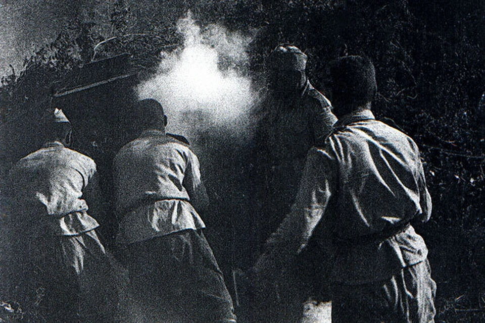 Свидетели правды война картинки. Огненно штурмовая полоса. Шквальный огонь. Под шквальным огнем. Тренировки в разведроте.