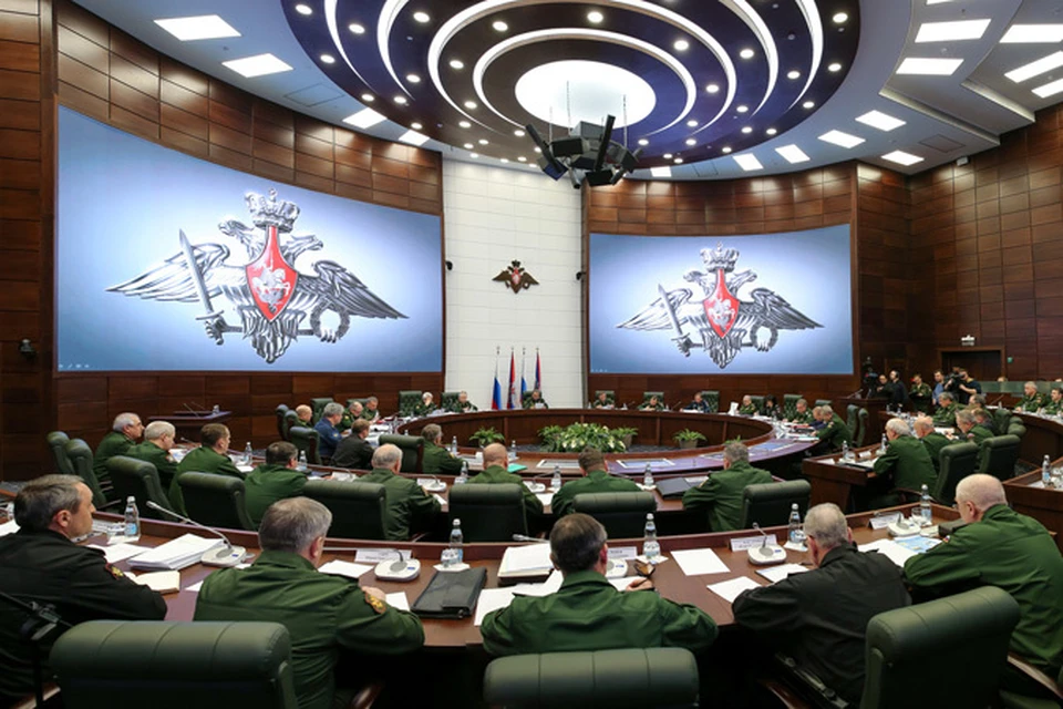 Министр обороны Сергей Шойгу рассказал представителями правительства и подчиненным, на чем наша армия точно экономить не станет