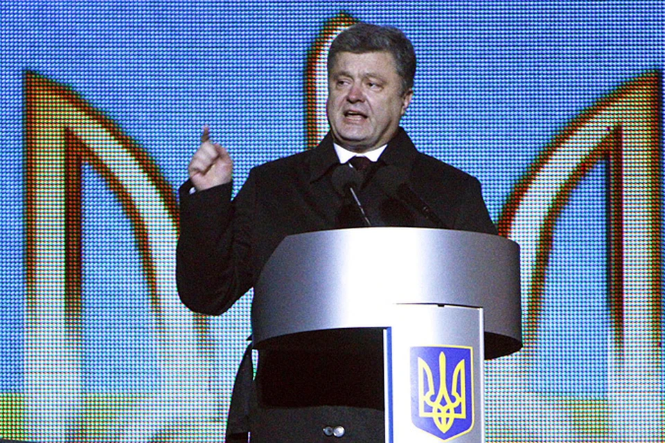 Усаживаясь в президентское кресло, Петр Порошенко обещал уладить конфликт на юго-востоке Украины мирным путем