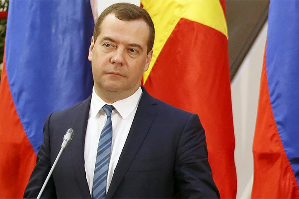 Медведев призвал Вьетнам к расчетам в национальных валютах
