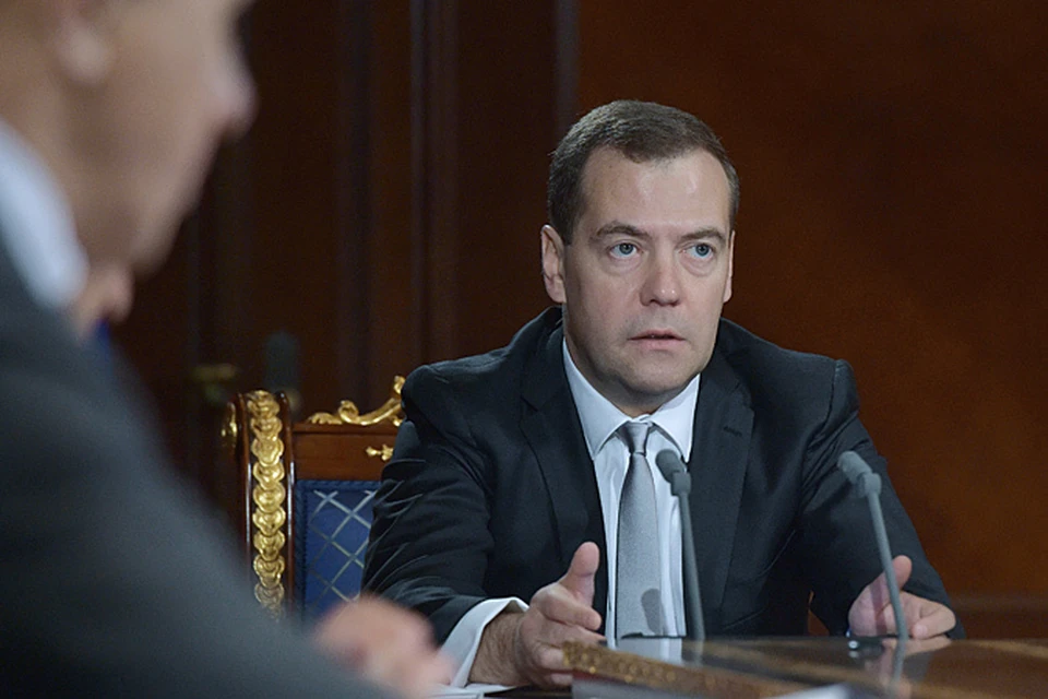 Дмитрий Медведев подписал постановление о расширении перечня городов, для которых субсидируются авиаперевозки в Крым