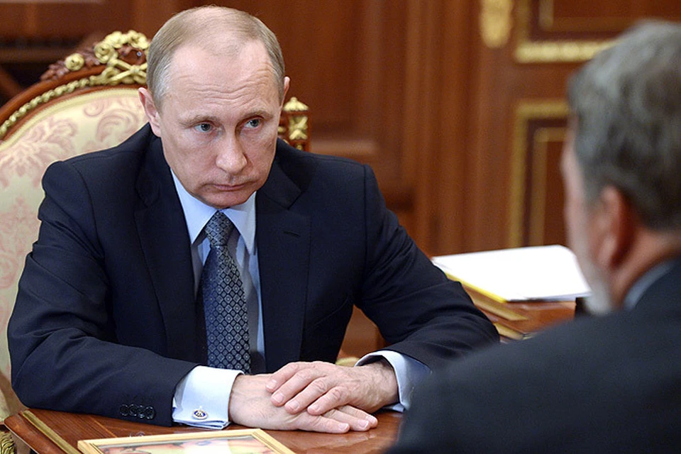 Владимир Путин на встрече с главой ФАС Игорем Артемьевым.