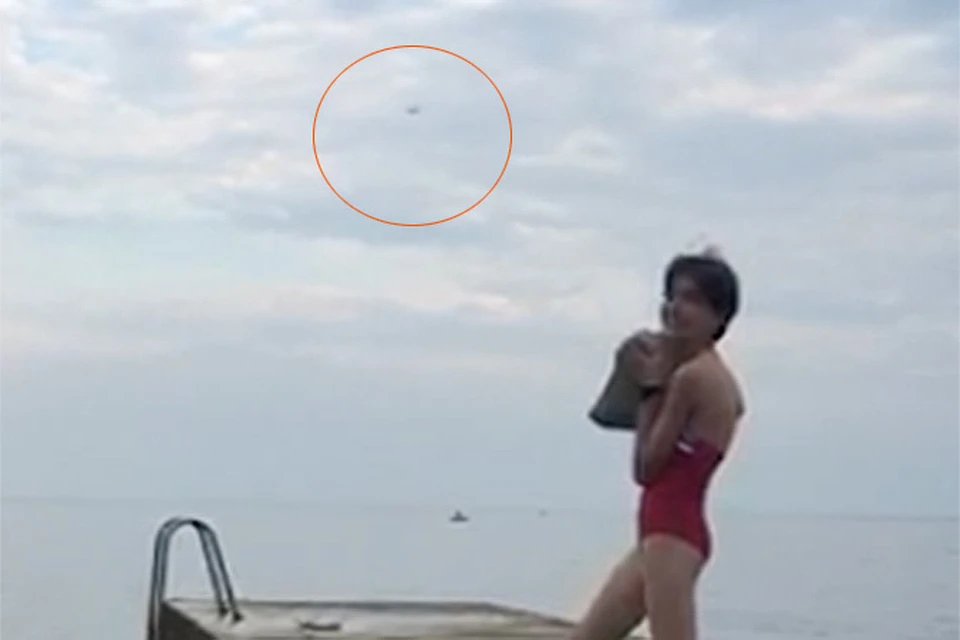 Корреспондент КП снял в Крыму таинственный летающий объект.