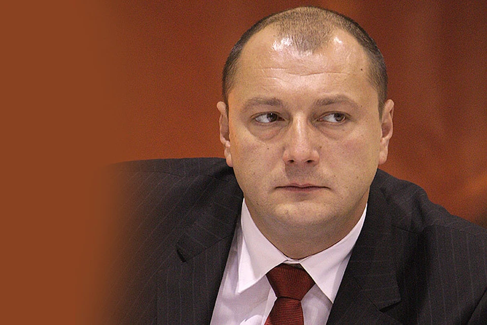 Ежи Остапчук являлся главой российского представительства швейцарского шоколадного концерна Barry Callebaut