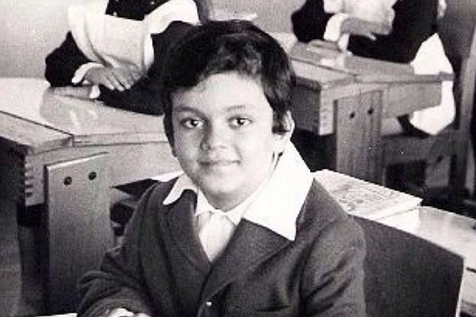 Филипп Киркоров тоже обрадовал поклонников, выложив свой первый школьный снимок