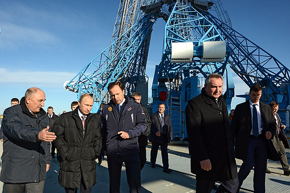 Дабы не «завалить» порученную ему миссию, Рогозин резко уплотнил систему контроля за ходом стройки