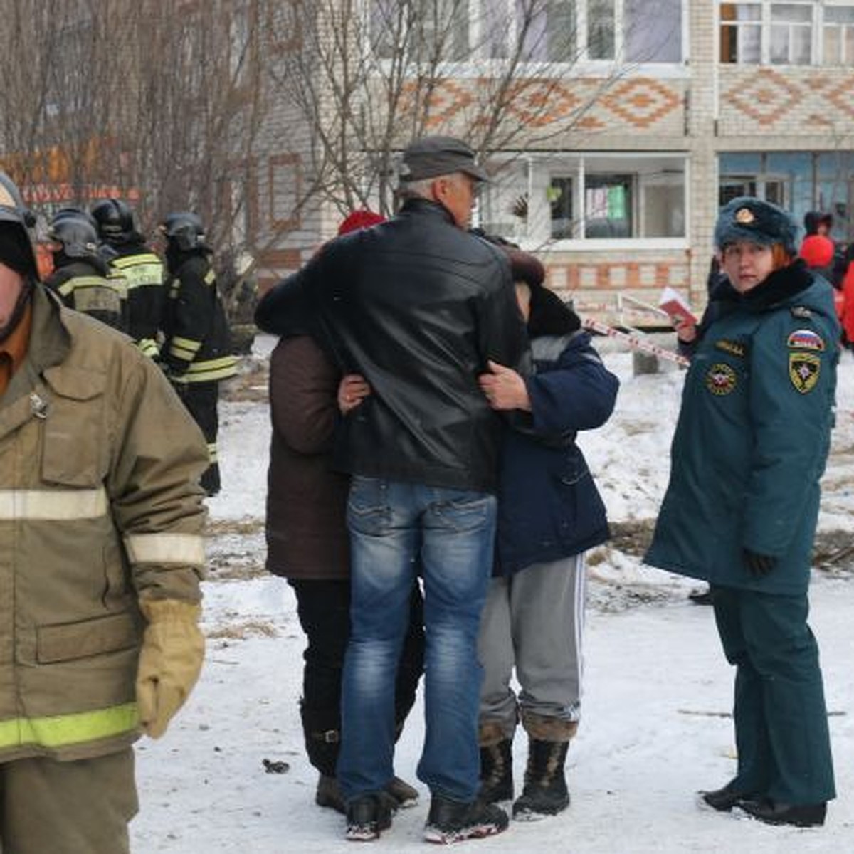 Анатолий Волков, пострадавший при взрыве дома в поселке Корфовский: «Очень  сильный грохот и я лечу куда-то вниз. Оказалось что пролетел два этажа» -  KP.RU