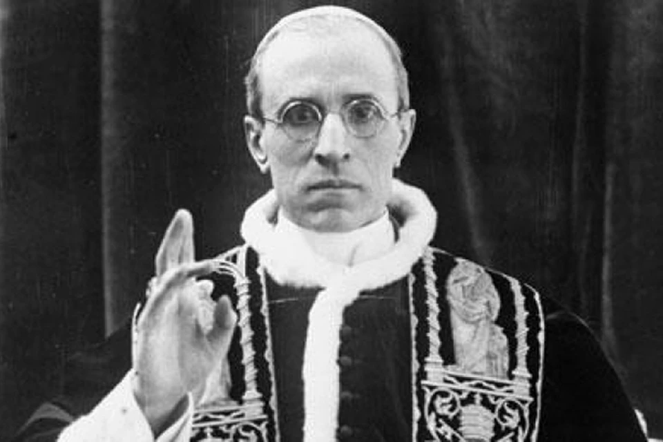Папу Пия XII считали пособником Гитлера
