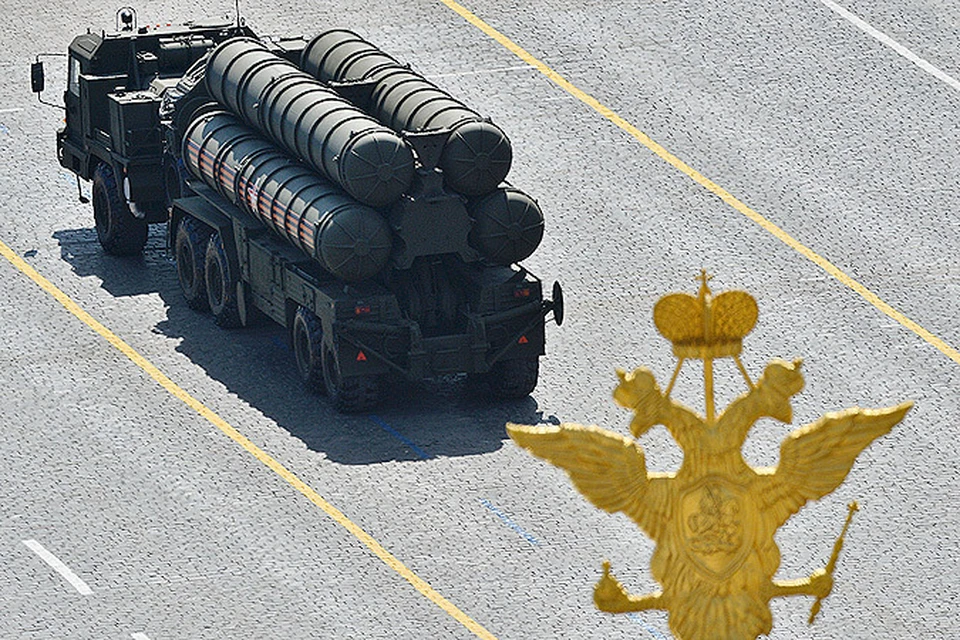 Зенитный ракетный комплекс С-400 "Триумф" во время военного парада на Красной площади, май 2015 года.