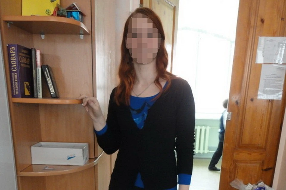 Молодую учительницу теперь допрашивают новосибирские полицейские.