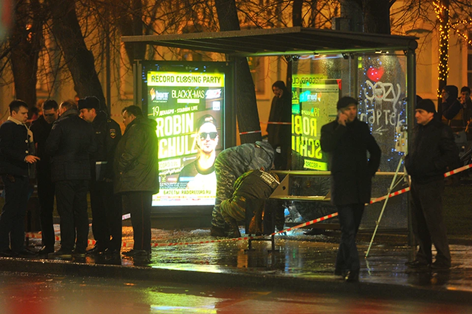 Трагедия произошла поздно вечером 7 декабря на автобусной остановке около дома 19 по улице Покровка