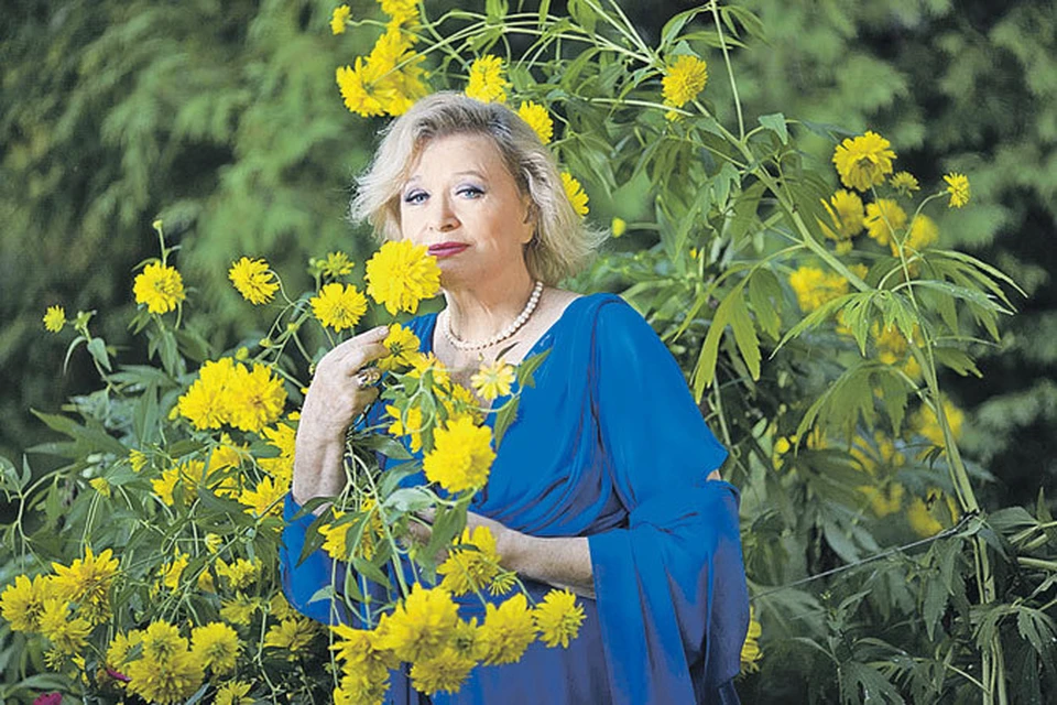 Валентина Талызина - народная артистка, любимая несколькими поколениями, подарившая нам 120 незабываемых ролей в кино, да еще много театральных работ. Фото: Влад АЙНЕТ