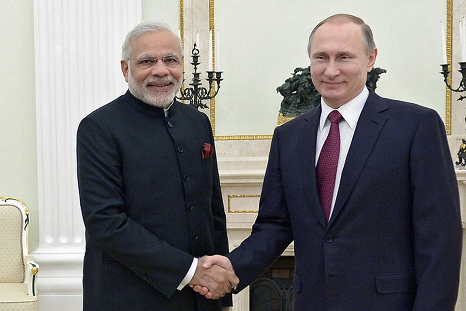 Президент России Владимир Путин и премьер-министр Индии Нарендра Моди во время встречи в Кремле.