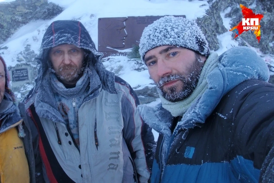 Владимир Переседов (крайний справа) на перевале Дятлова зимой 2014 года.