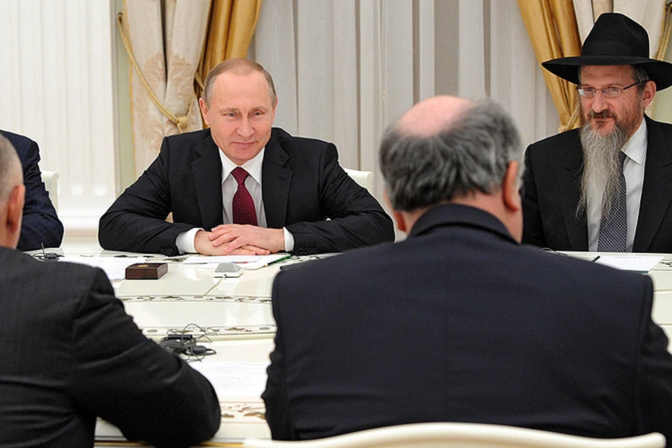 Президент России Владимир Путин во время встречи в Кремле с представителями Европейского еврейского конгресса.