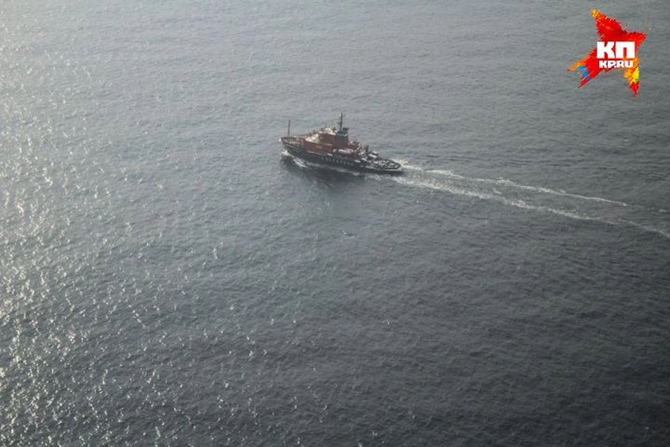 Спасательное судно "Сибирский" в районе поисков шхун "Адекс" и "Норт"
