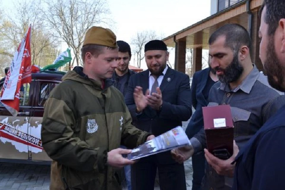 Гудермес и Грозный встречали участников всероссийской патриотической акции 9 апреля.
