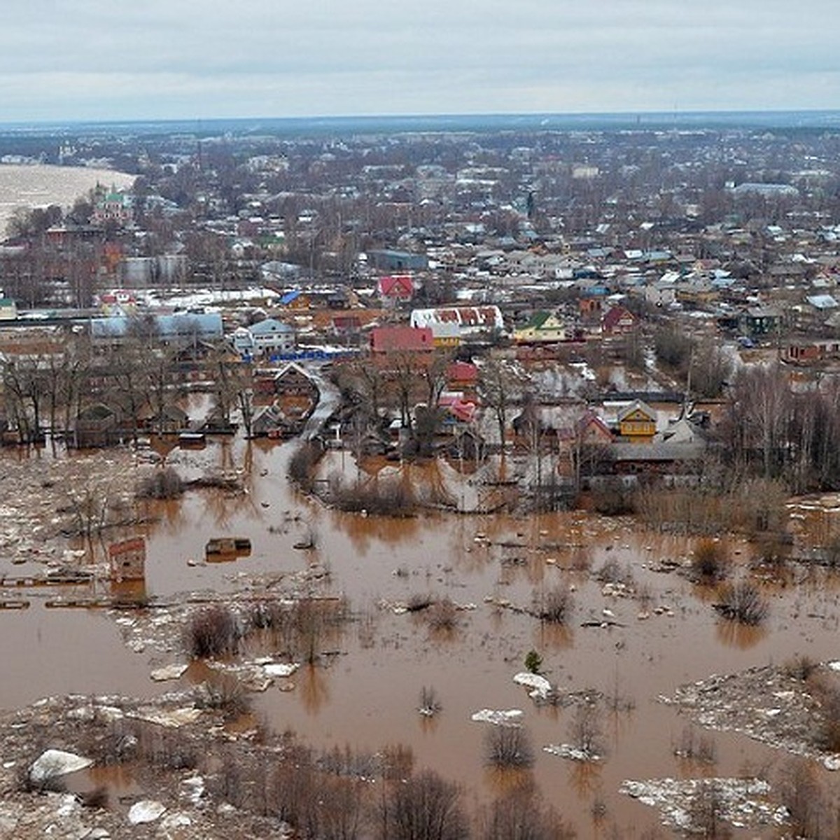 Великий Устюг погружается в воду (ФОТО) - KP.RU