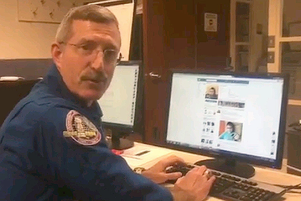 Астронавт NASA Дэн Бербанк поддержал Степу. Фото: кадр из видео