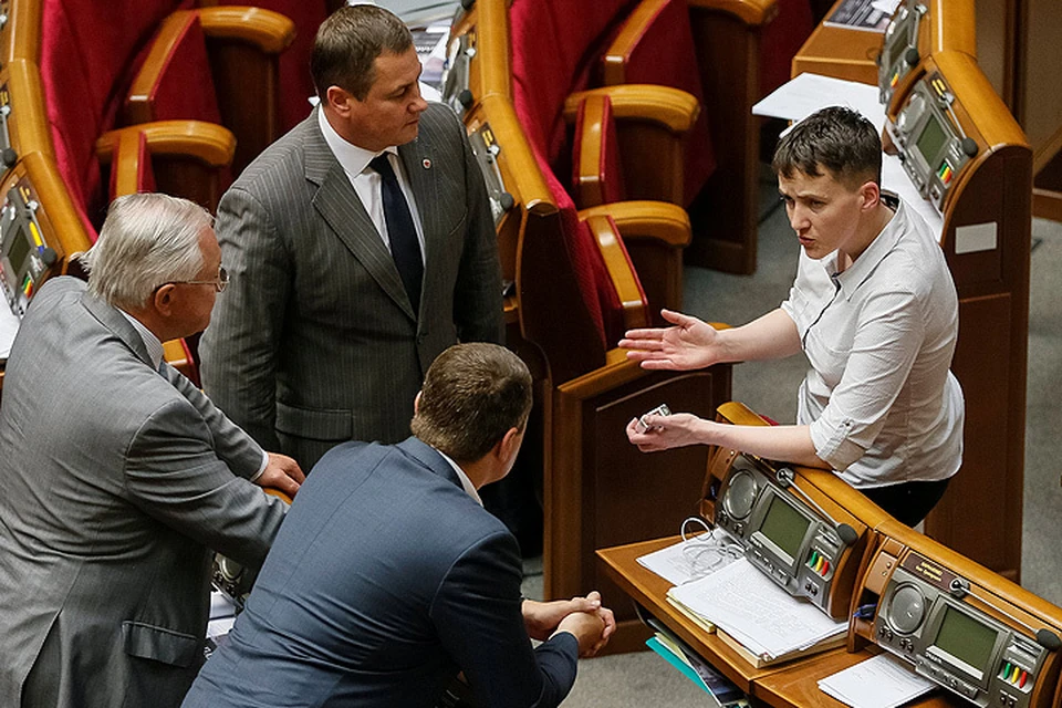 Депутат Надежда Савченко в зале заседания украинского парламента.
