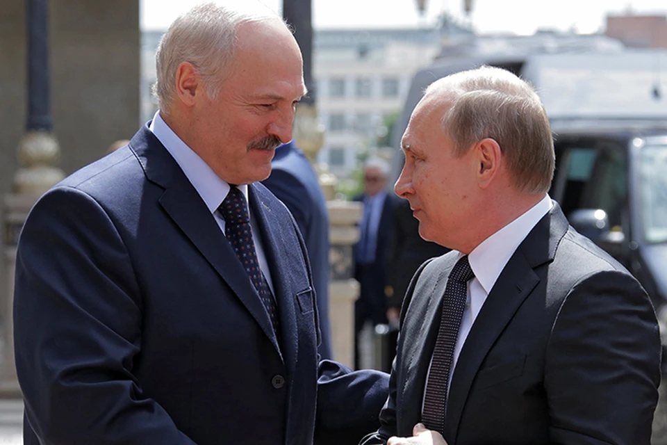 Александр Лукашенко сразу попросил поговорить коротко, «не вдаваясь в дискуссию»
