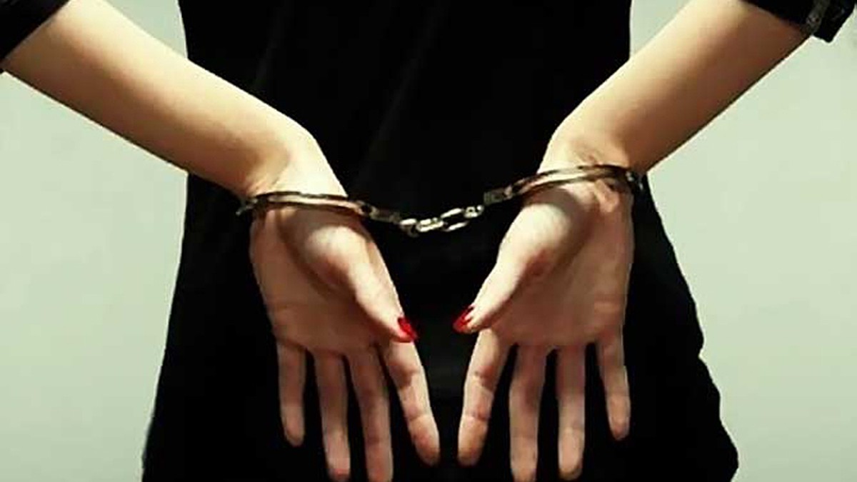 Запрещено надевать наручники на женщин, детей, а также некоторых подозреваемых и обвиняемых