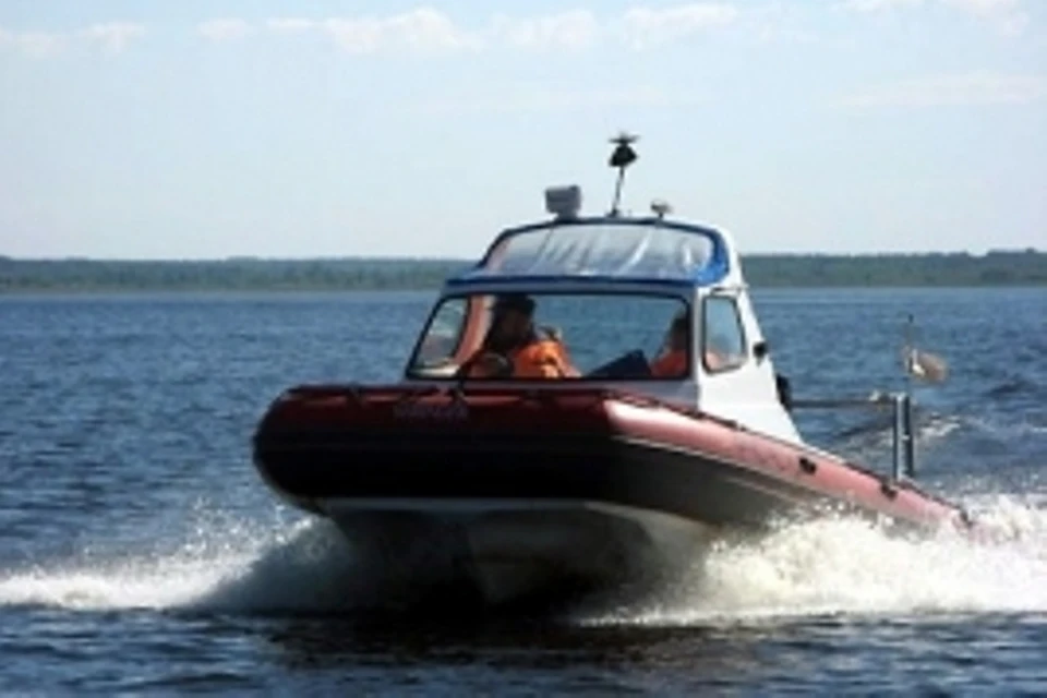 ЧП на Байкале: перевернулась лодка с рыбаками, один человек погиб