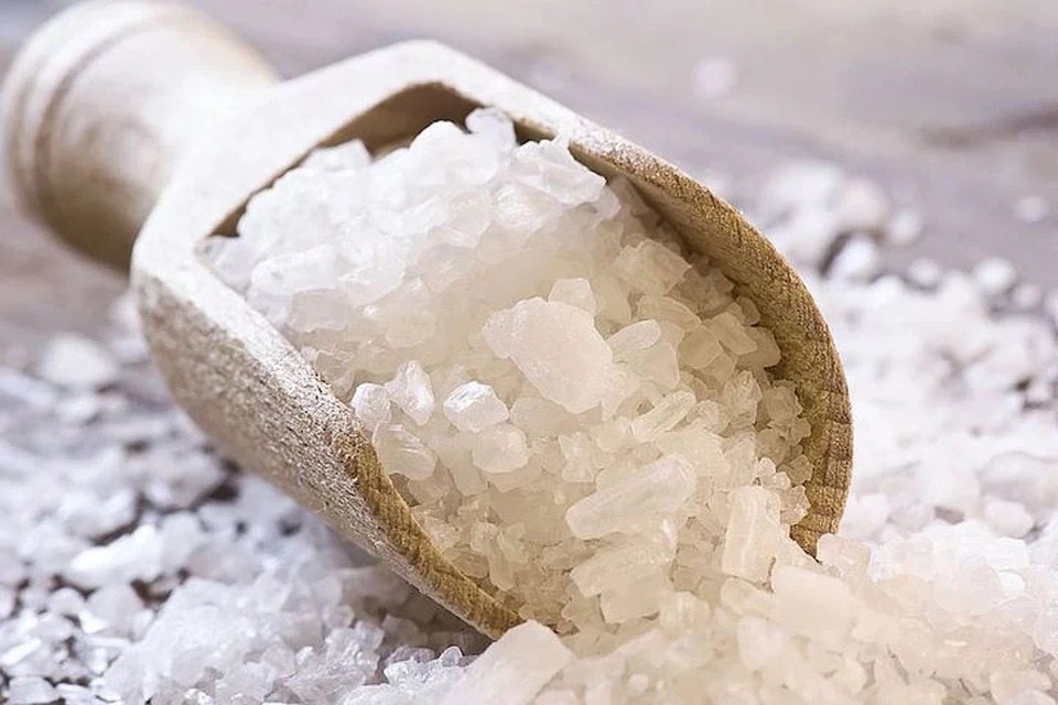 Именно соль является одной из причин того, что более трети смертей в развитых странах вызваны заболеваниями сердца и кровеносных сосудов