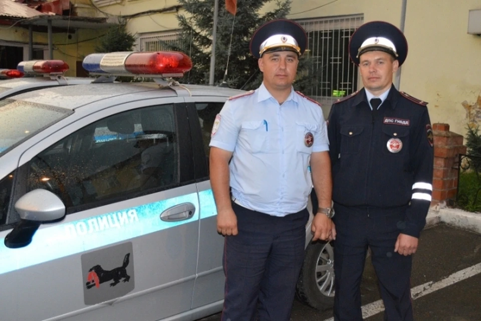 Счастливое спасение: полицейские на патрульной машине довезли беременную иркутянку до роддома