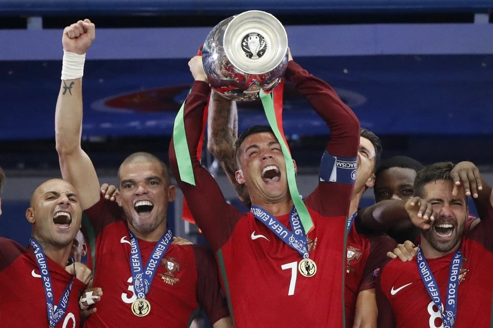 Сборная Португалии - новый чемпион Европы по футболу!