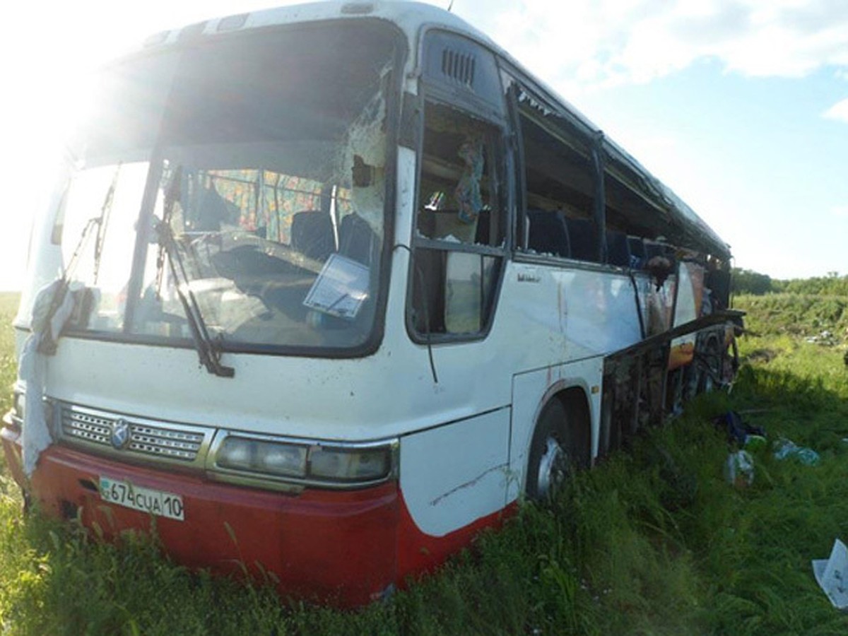 Шесть человек погибли в ДТП с автобусом из Челябинска в Казахстане - KP.RU