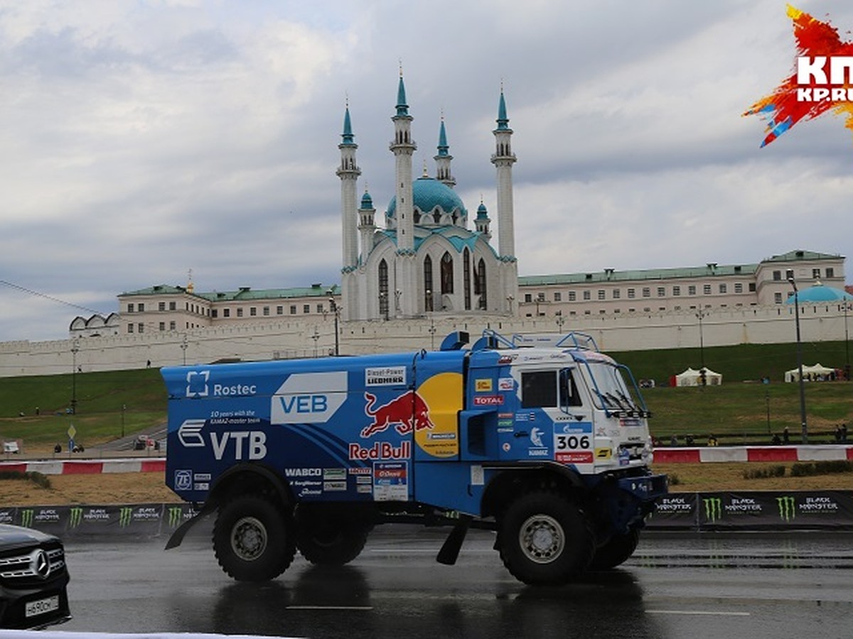 В Казани проходит автомотошоу Kazan City Racing-2016 - KP.RU