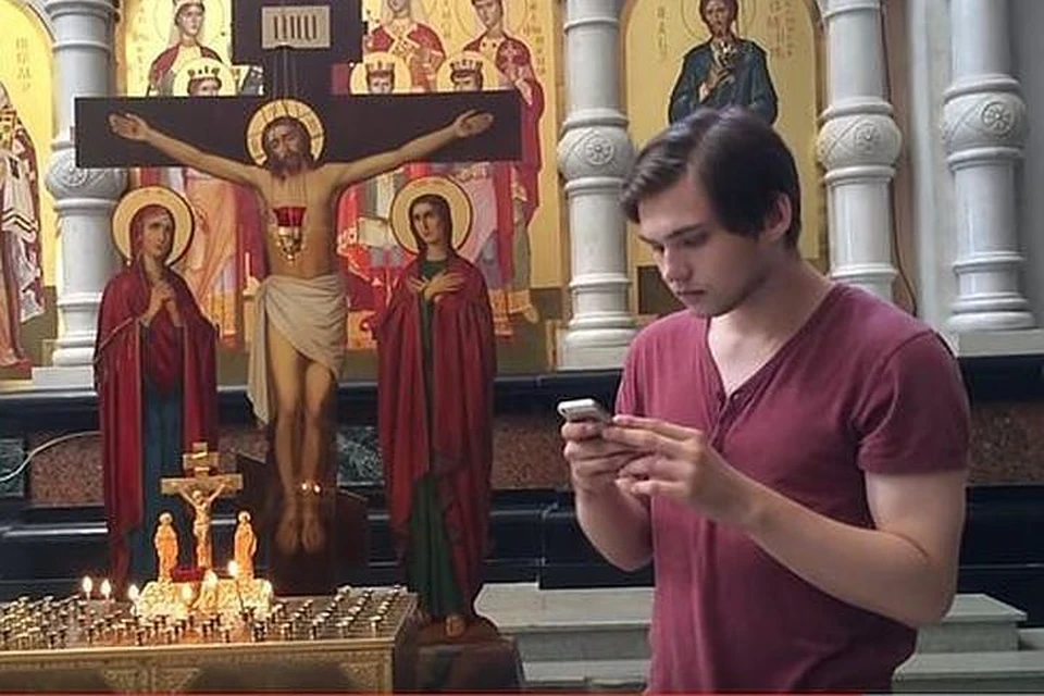 Блогера, который ловил покемонов в Храме-на-Крови в Екатеринбурге, арестовали на 2 месяца. Фото: кадр с видеозаписи, сделанной Русланом Соколовским