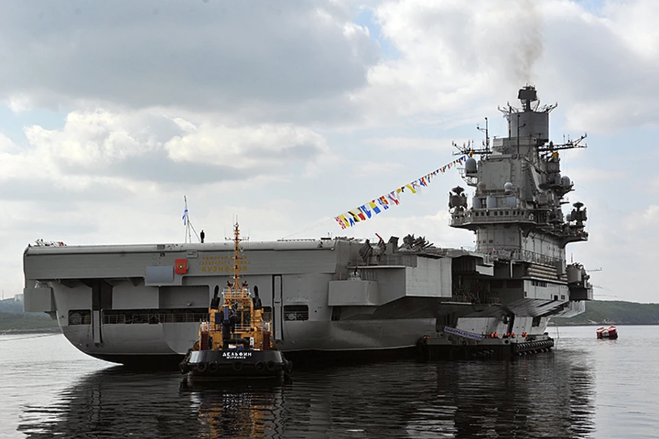 Министр предложил рассмотреть вопрос о подготовке к выходу на боевую службу тяжелого авианесущего крейсера "Адмирал Кузнецов"