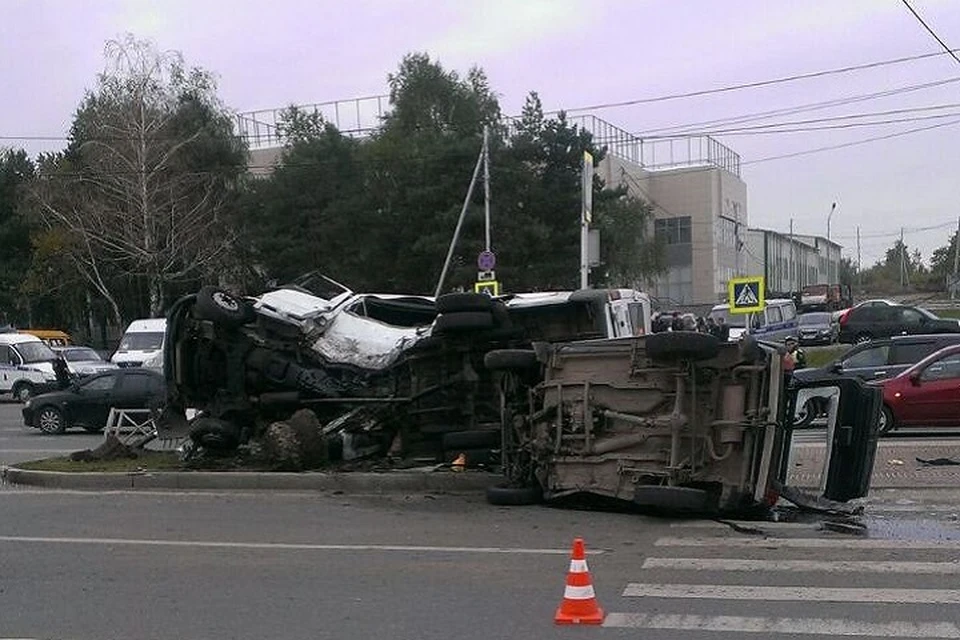 Виновник аварии погиб до приезда врачей. Фото: УГИБДД по СК