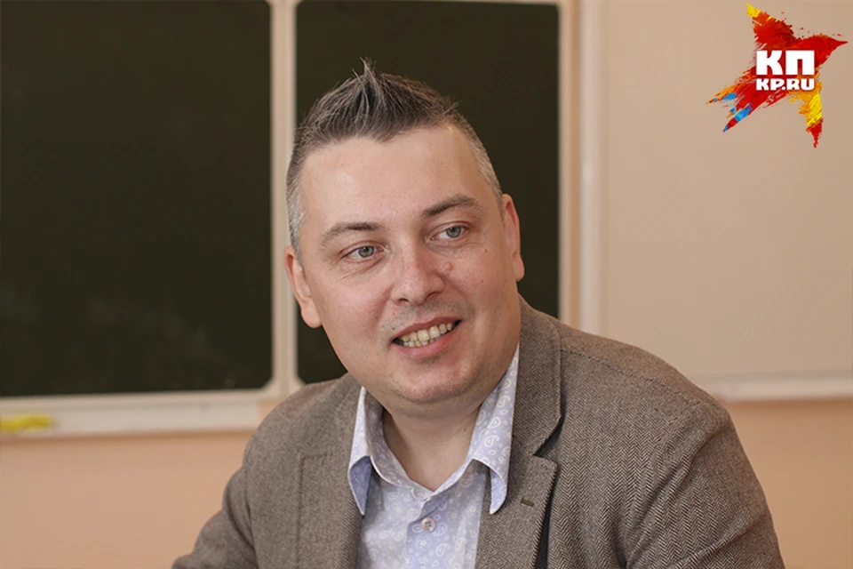 Владислав Серегин работает учителем географии школе № 15 и гимназии № 8 в Глазове.