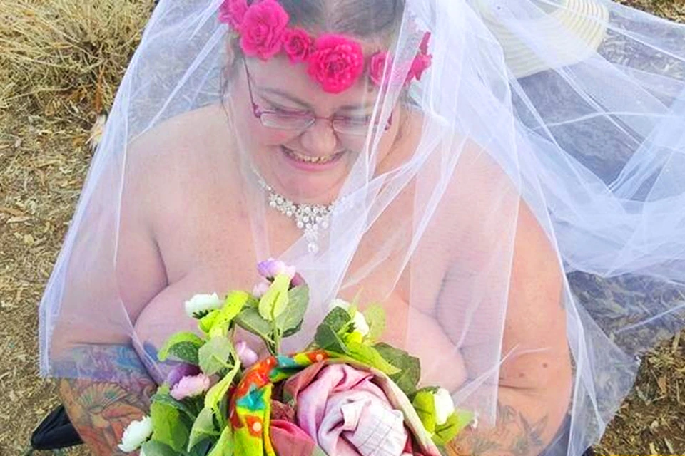 В Сети обнародованы снимки абсолютно голой невесты Кличко